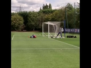 Chelseafc💫 a beauty from @hazardeden 10 in training! #cfc #chelsea