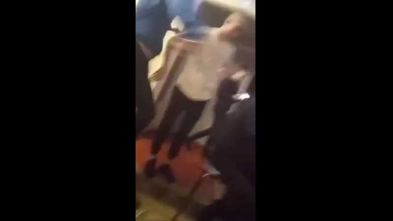 В воркуте ауешники на вписке толпой запинали своего друга из за девушки