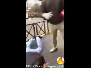 Греки накормили звездюлями турка