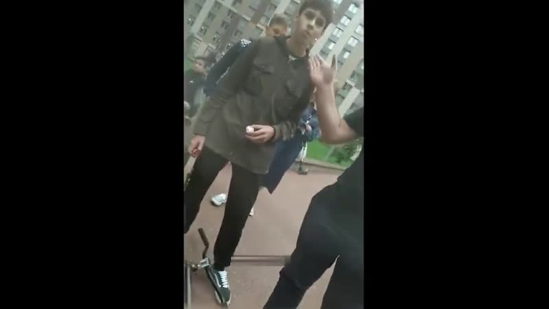 Вписка разборка в санкт петербурге, велосипедисты поссорились с прохожим, втащил малому, отдай мой велик, брызнул перцоой