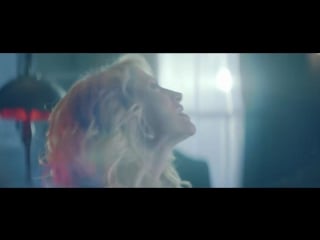 Lara fabian feat natalia – razorblade (official clip)