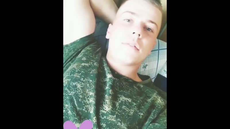 Белорусский курсант балдеет в кровати #армия #курсанты