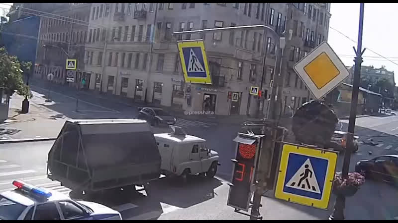 Как можно было не заметить колонну военных?