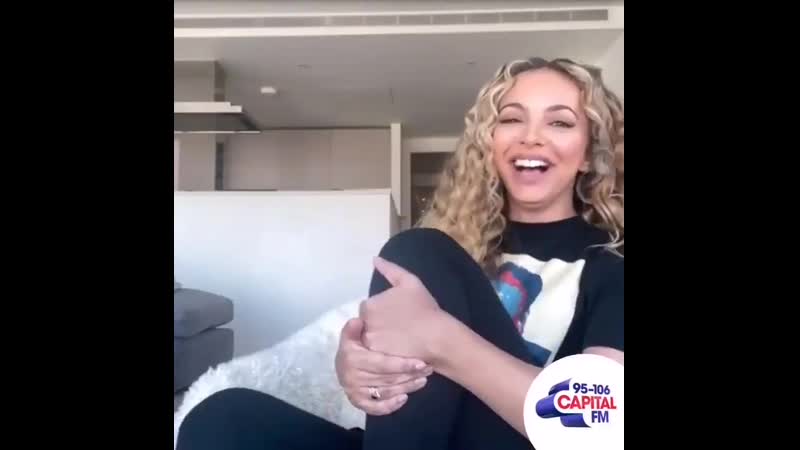 Jade estaba hablando por videollamada con @capitalofficial y la entrevista fue interrumpida por zack @littlemix