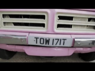 Blur are selling memorabilia on ebay to raise money for refugees