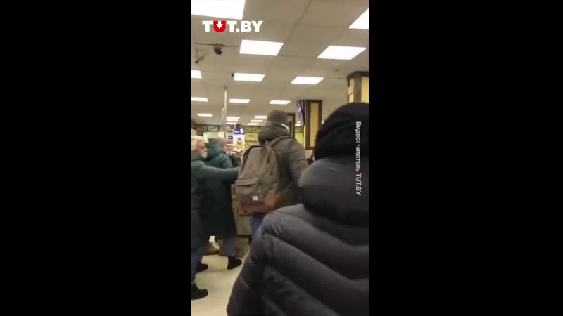 Избитый лукашистами в магазине минчанин рассказал, что произошло