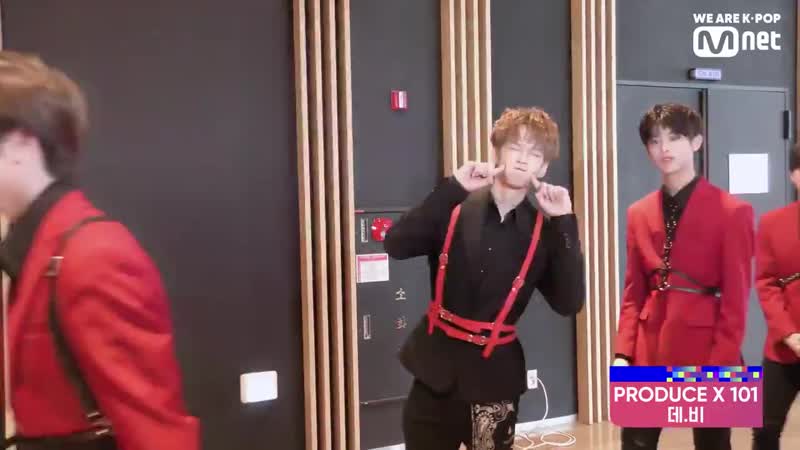 Тык в щечку