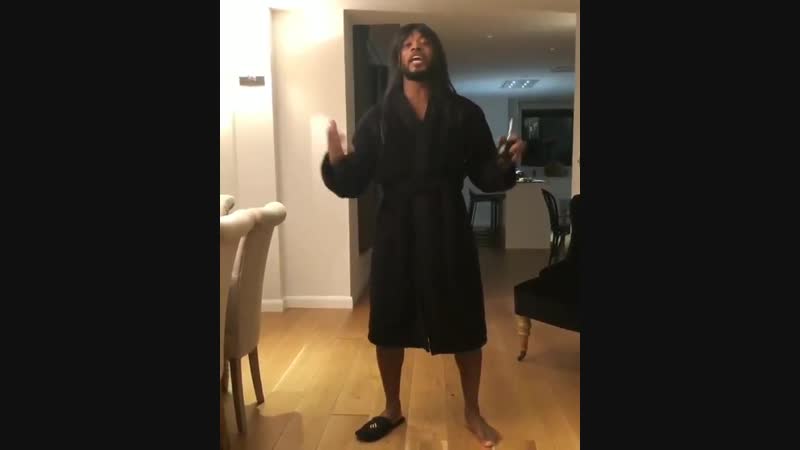 Эвра продолжает жечь