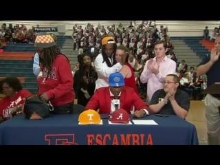 Mom walks out on son after he choose florida over alabama