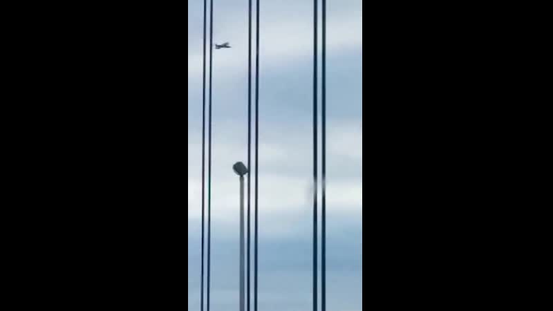 Светящаяся сфера (нло) трансформируется в голографический самолет