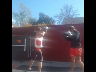 Working on spinning back jump kick set up earlier today w/ @roninmma used my @gymratsworld 3lb gloves and muay thai shorts 🤙🥊