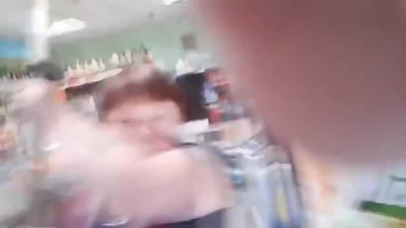 Блять выходи отсюда сука убью нахуй блять уходи отсюда блять пошел вон скотина смотри че он делает