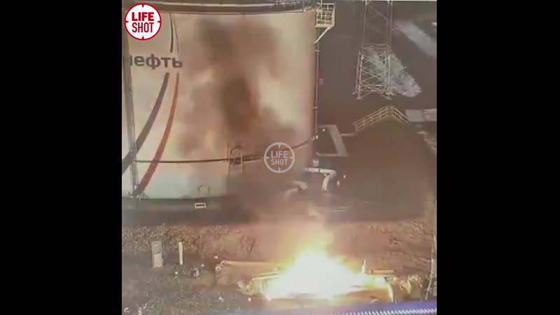 Момент взрыва на нефтебазе грушовая в новороссийске