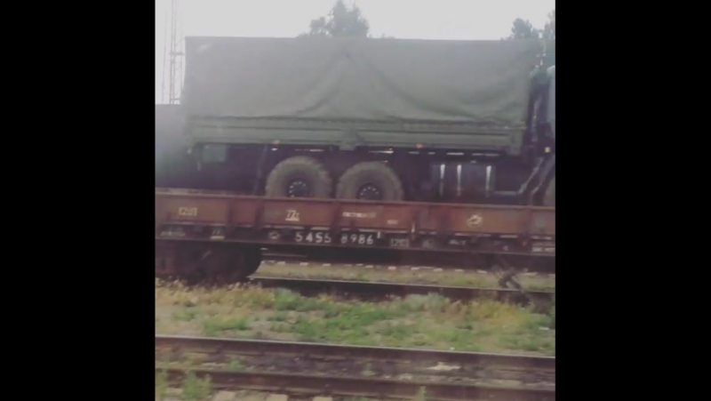 Вдоль границы с россией идут эшелоны военной техники