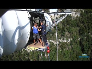 Aj hacket skypark sochi bungy 207 первый прыжок спиной вперед (вид с камер)