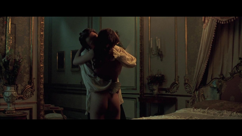 Алисия викандер (alicia vikander sex scenes in "en kongelig affære" 2012)