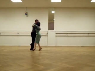 Caminata con traspié adelante