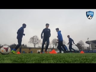 Passing football drill 5 4 players u9 u10 u11 u12 u13 u14 u15 thomas vlaminck techniektraining