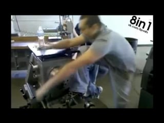 Идиот засунул ногу в работающий токарный станок / i fought the lathe and the lathe won