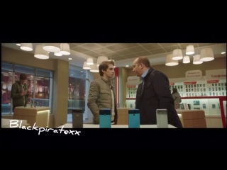 Володя покупает сыну телефон с четырьмя камерами