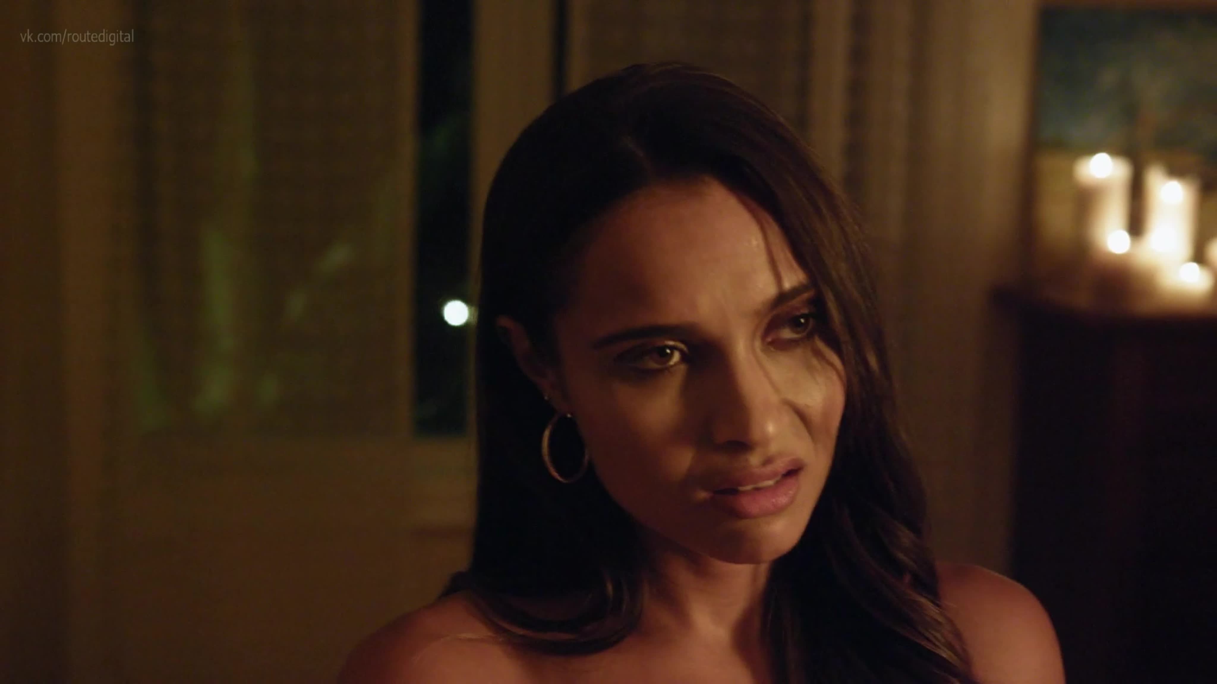 Lisaraye McCoy sprung in sexy pics