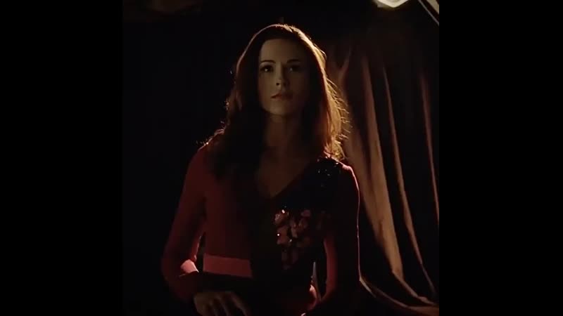 Bir oz porno, koplab kokraklar va mushuklar Tashqi hojatxonada yashirin kamera