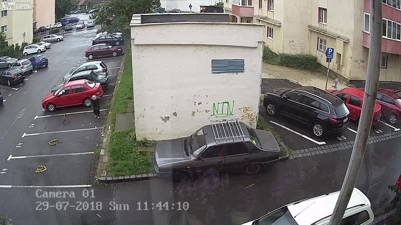 Бабушка шла в аптеку