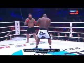 Русский размотал огромнейшего чернокожего громилу как девочку