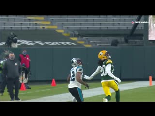 D j moore secures a deep ball in double coverage for 37 yds