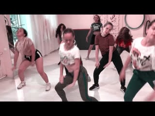 Special course female dancehall with neetah