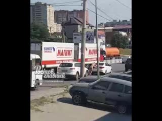 Голый парень на малиновского попытался забраться в такси ростов на дону главный