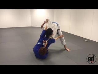 Powerful high percentage triangle set up far side collar sleeve