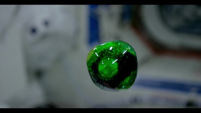 ✔ особое мнение на мкс провели в невесомости эксперимент с водой и красками