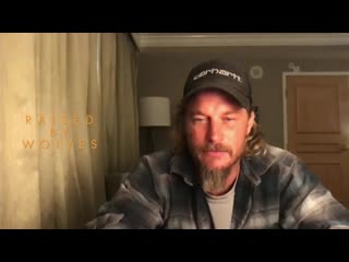 Интервью с travis fimmel и niamh algar воспитанные волками