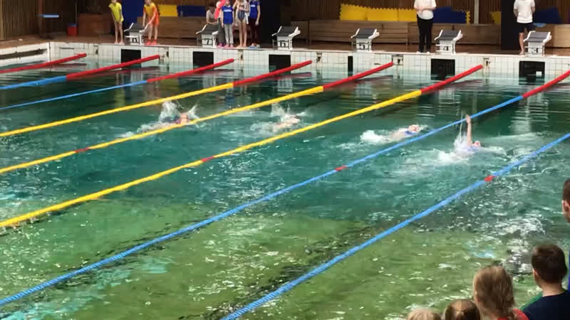 Ряднова лиза 100м спина