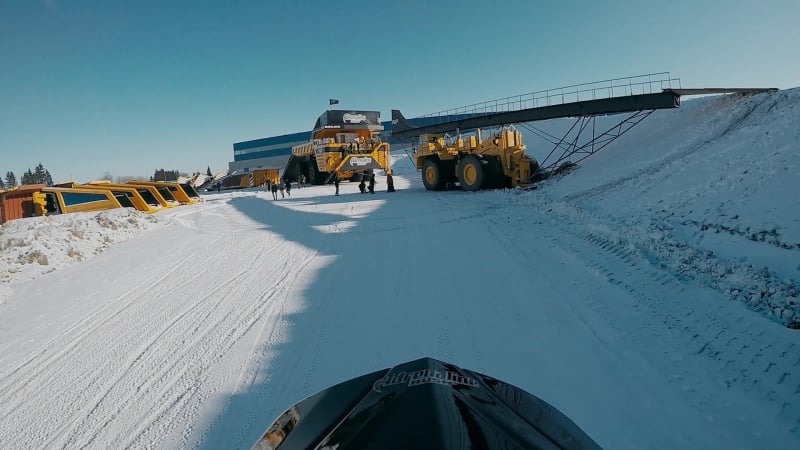 Прыжок на движущийся белаз глазами райдера владимира ярыгина новый рекорд adrenaline rush!