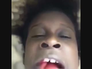 Any member on vlive i hope you’re eating well and taking care of yourselves, my pretty arm