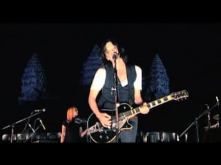 Placebo live at angkor