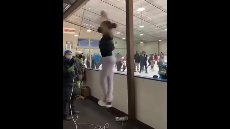 Тренироа фигуристки