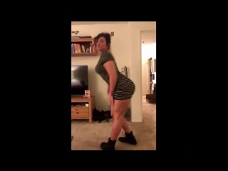 The gabbie show dancing to vagina by cupcakke