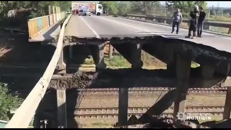 В харькове обрушился мост, который отремонтировали всего два года назад