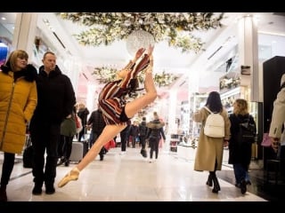 Sls 10 minute photo challenge distracts holiday shoppers at macys