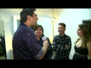 [vídeo show] zeca camargo visita sandy, junior e xororó nos camarins da tv globo (9/abr/2014)