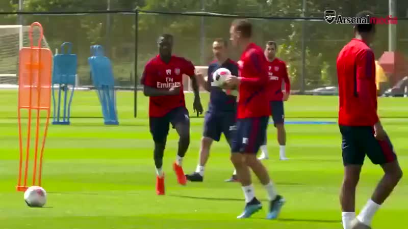 Nicolas pepe and mesut özil showing good