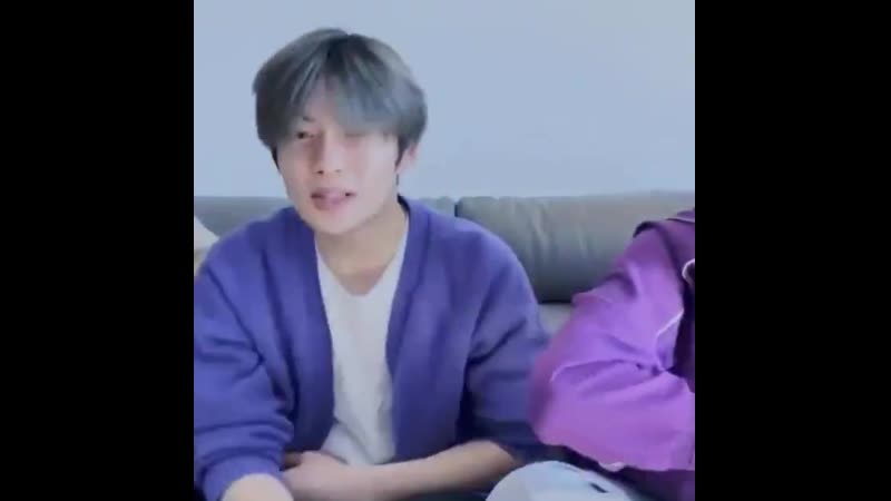 Jaehyun singing his sit down' part