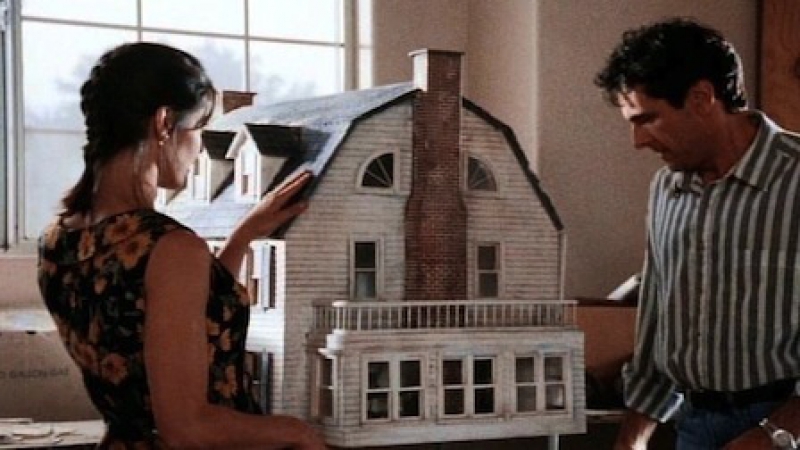 1996 амитивилль 8 кукольный домик из амитивилля / amityville dollhouse