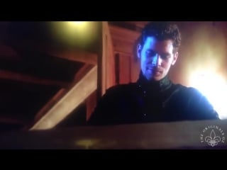 Древние удаленная сцена 3х02 (клаус смотрит на спящую хоуп)