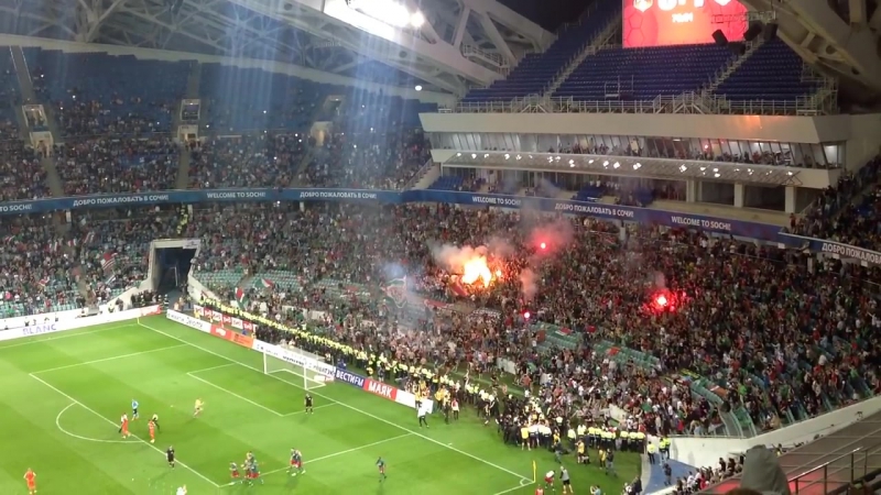 Болельщики «локомотива»​ прорвались на поле (2 05 2017)