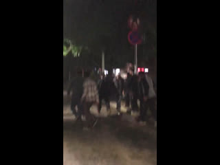 Забили толпой