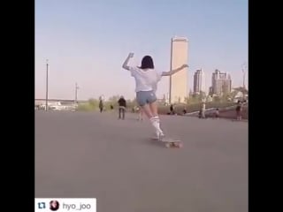 Девушка танцует на скейте! a beautiful korean girl dancing on a bastl board!!! 韓國美女在滑板上跳舞！